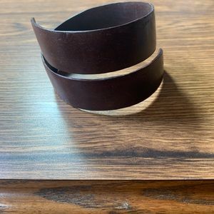 Set of 2 Wooden Bracelets